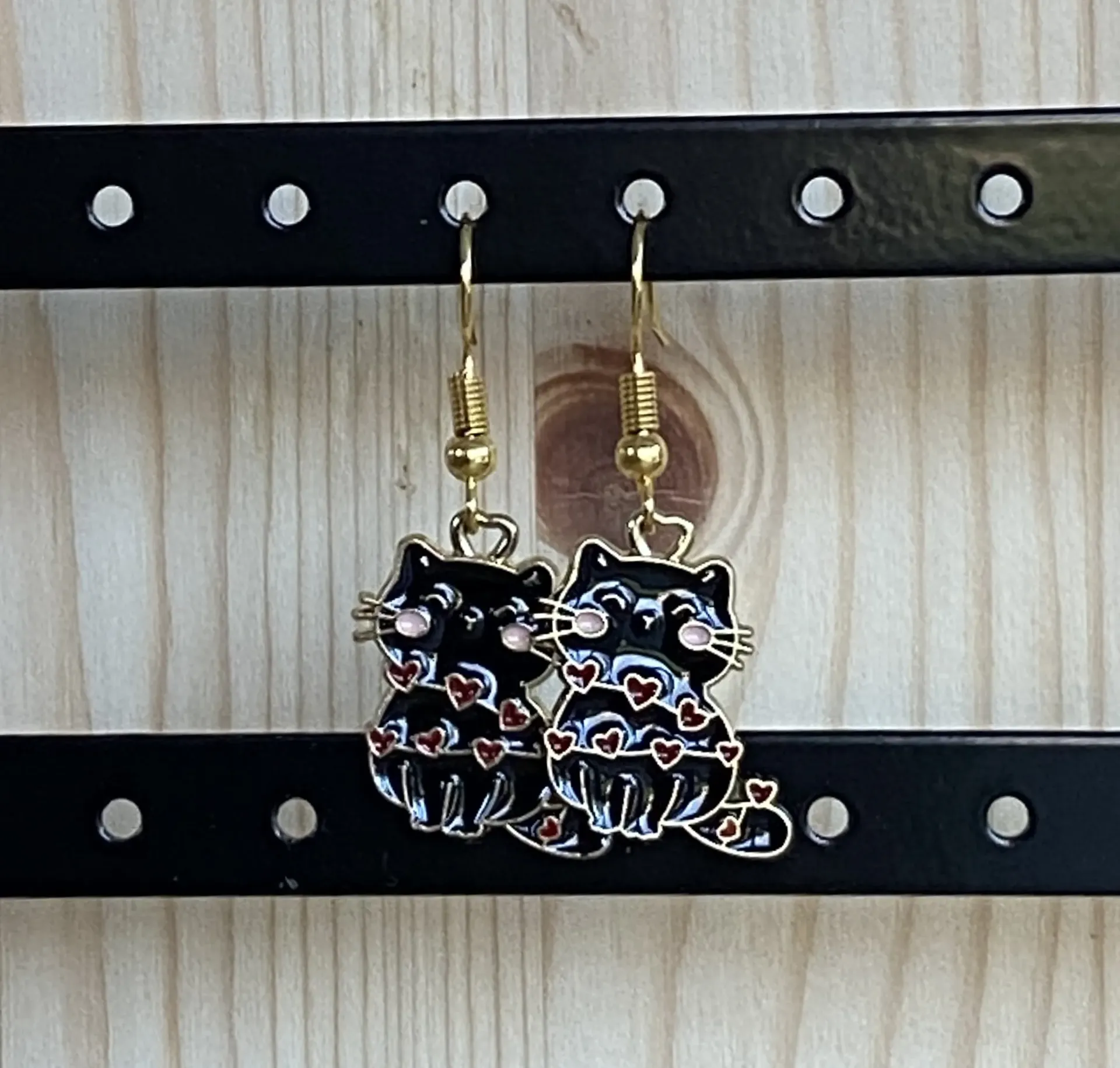 Boucle d'oreilles dorées chat noir en acier inoxydable