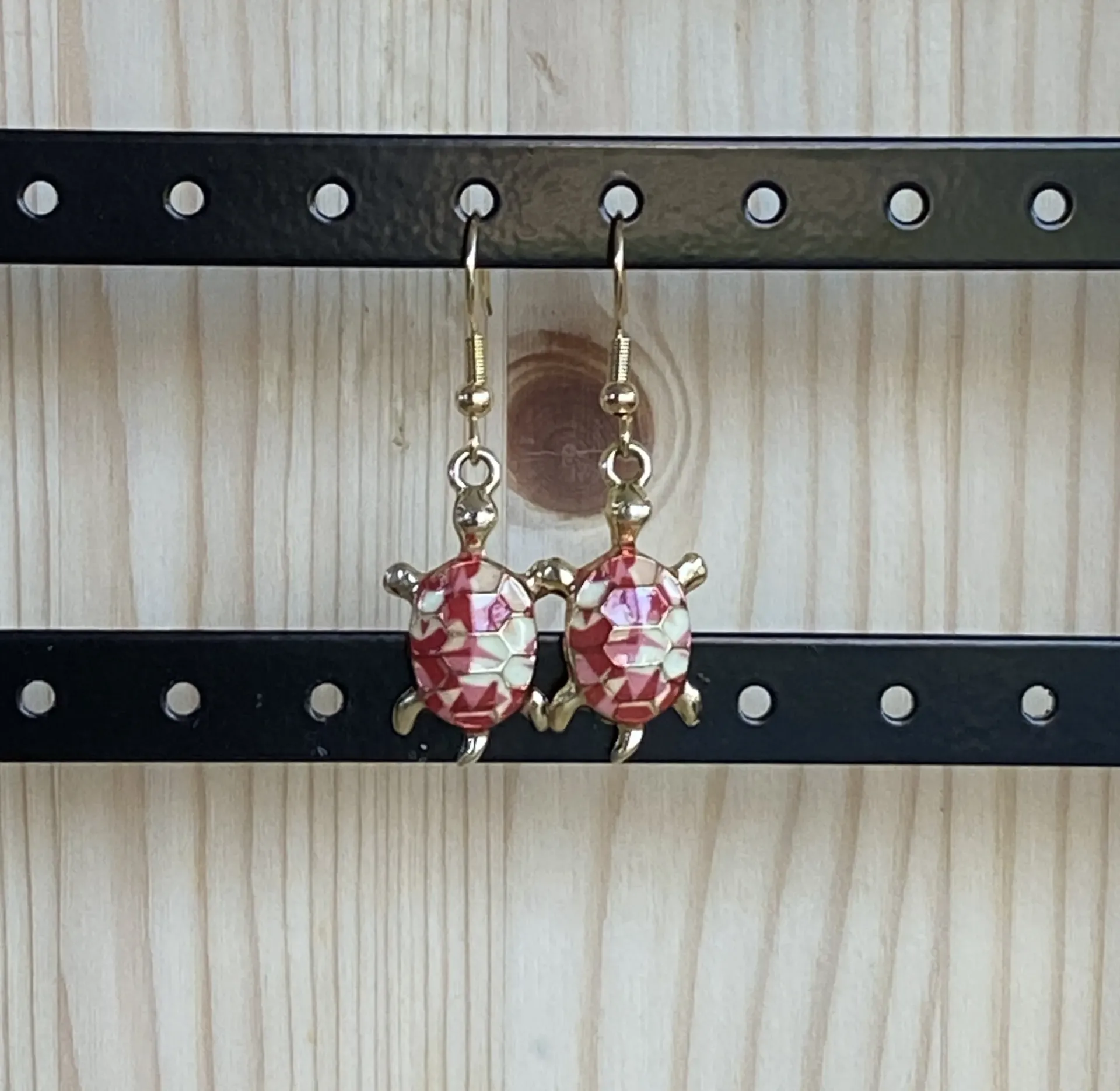 Boucle d'oreilles dorées tortues en acier inoxydable (Noir et gris)
