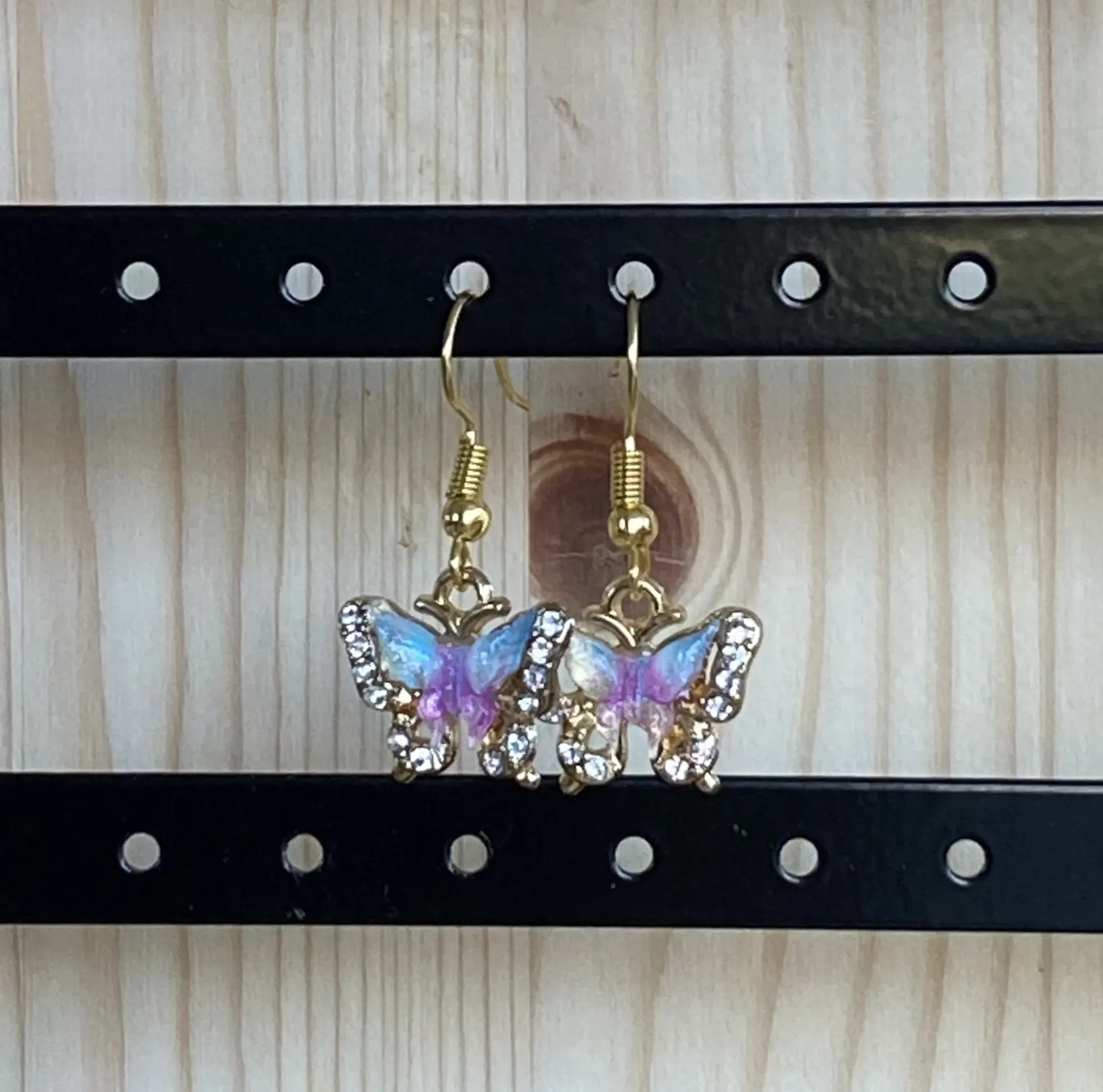 Boucle d'oreilles dorées papillon rose et bleue en acier inoxydable