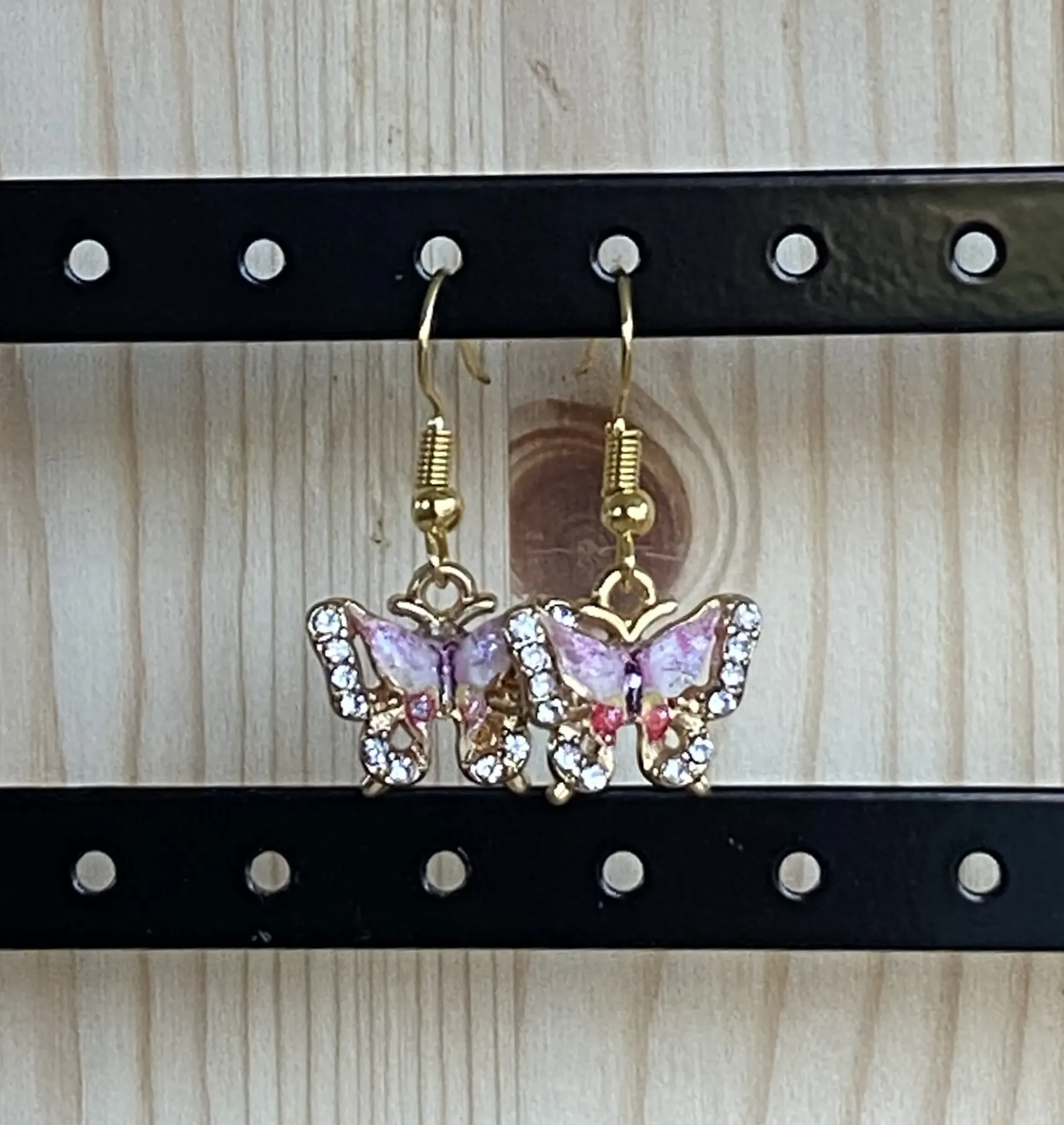 Boucle d'oreilles dorées papillon rose en acier inoxydable