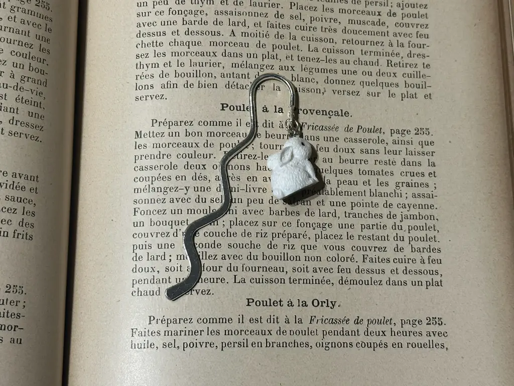 Marque-page lapin blanc