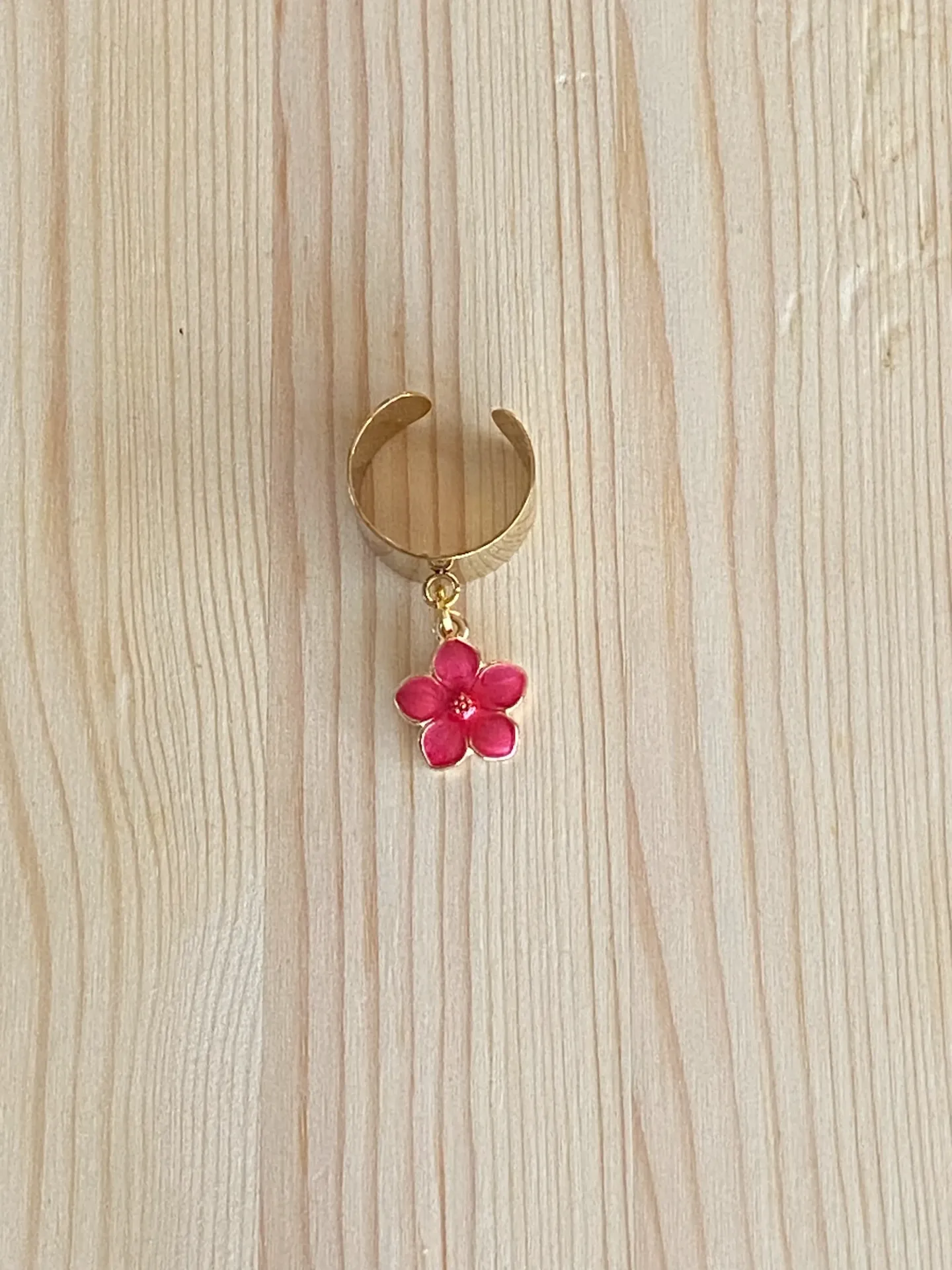 Bague dorée réglable fleurs couleur au choix en acier inoxydable (Rouge)