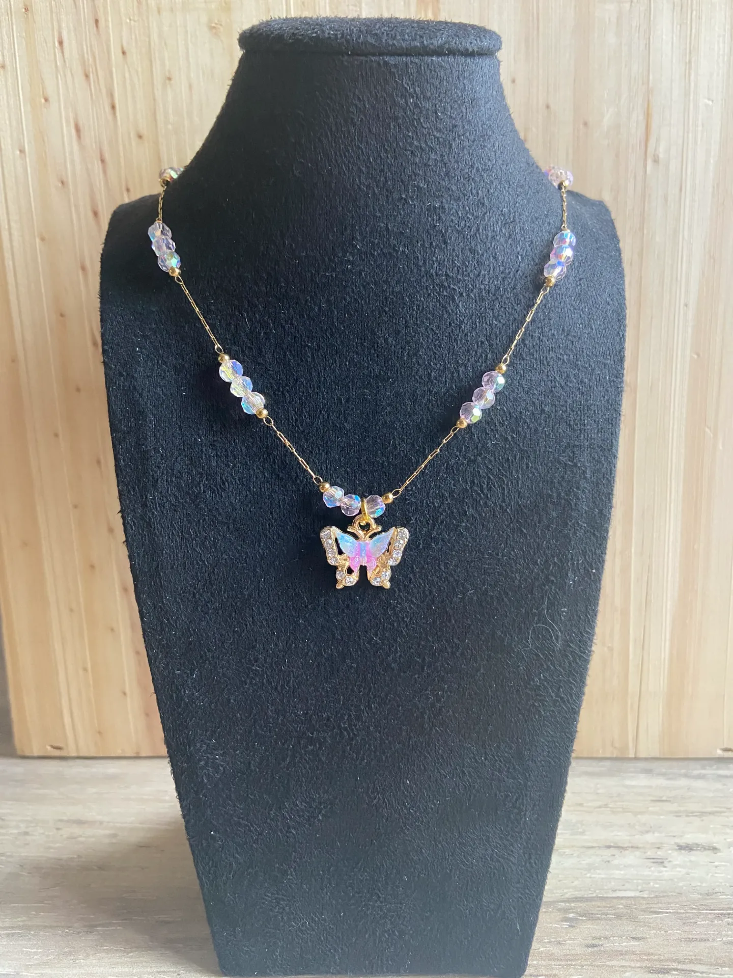 Collier avec papillon bleu et rose en acier inoxydable