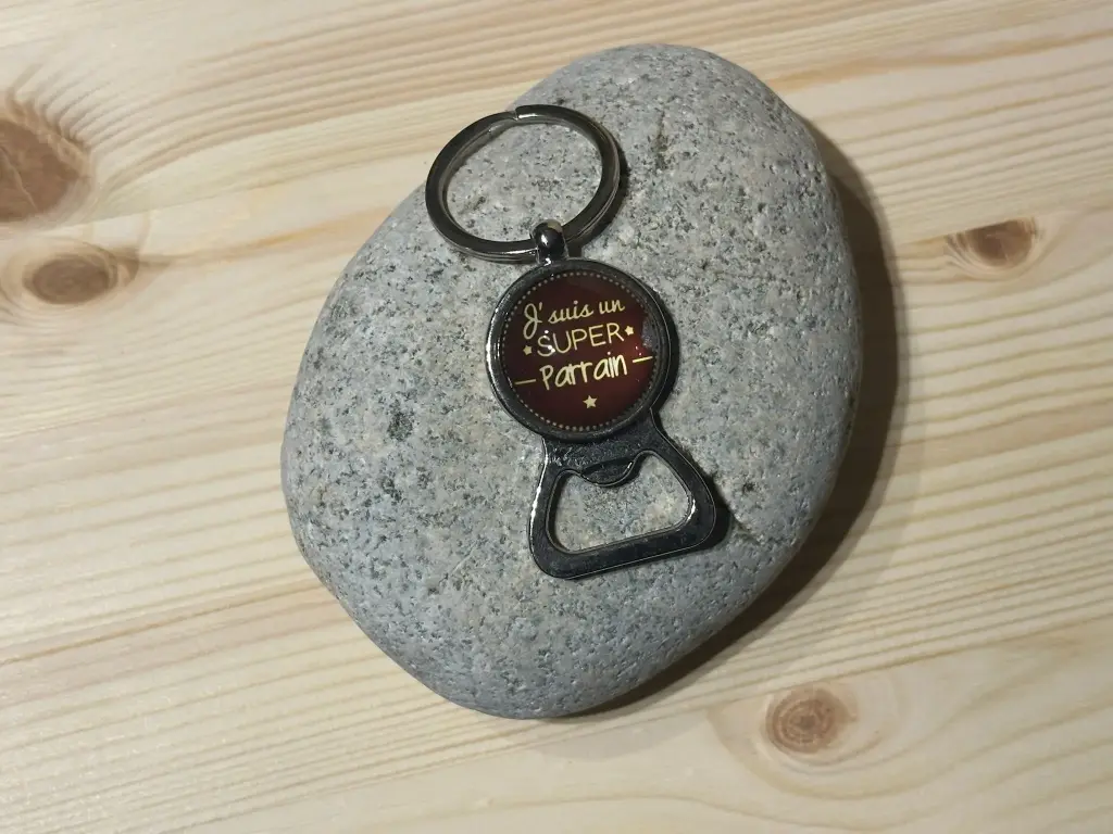 Porte-clé décapsuleur "j'suis un super parrain"