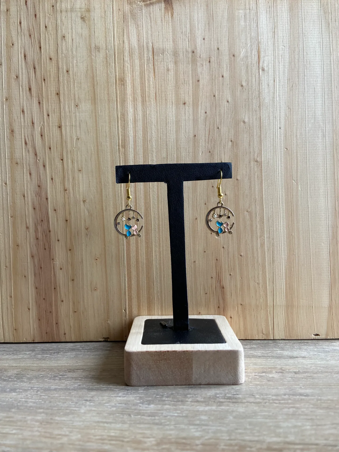 Boucle d'oreilles chat rose et bleu en acier inoxydable