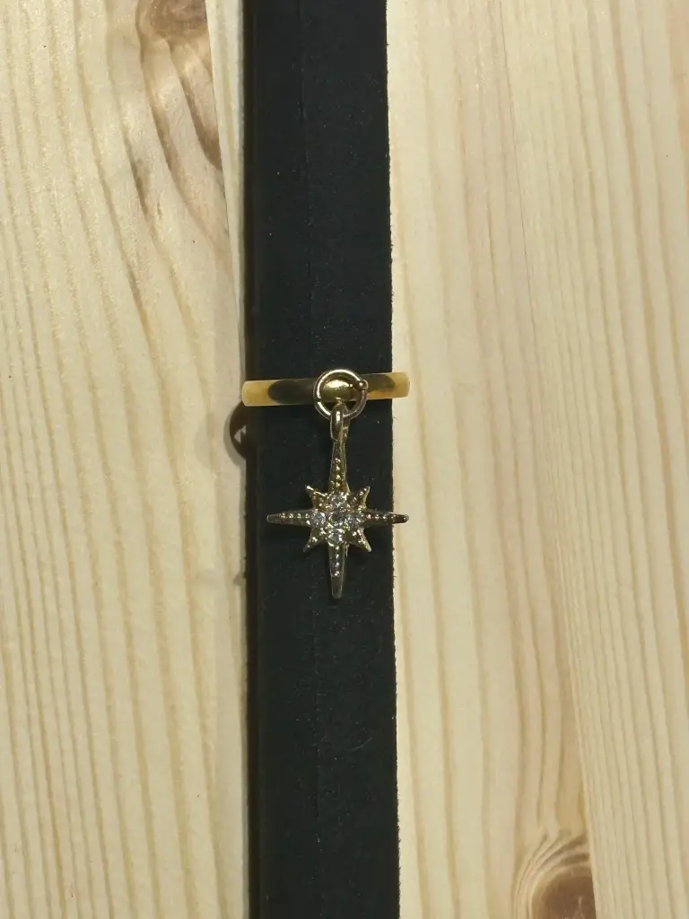 Bague dorée avec étoile en acier inoxydable