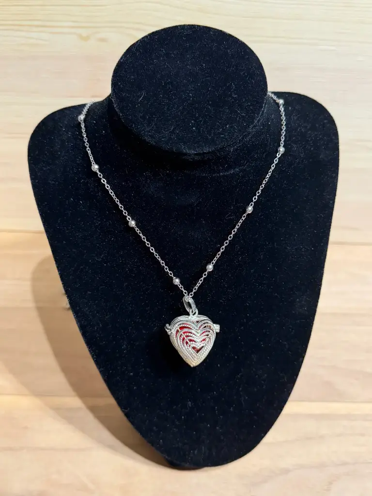 Bola de grossesse rouge avec cage en forme de cœur 105cm