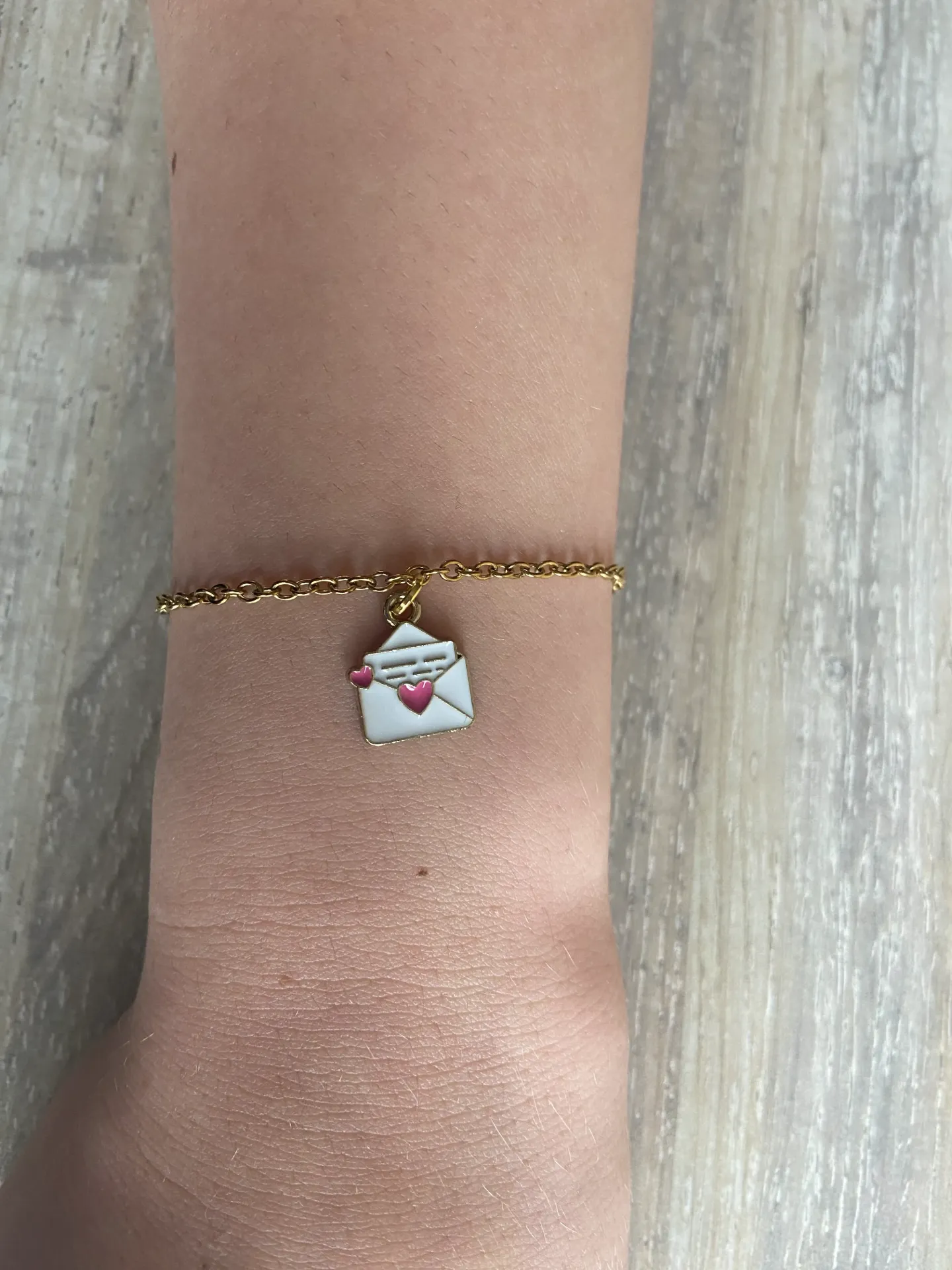 Bracelet doré lettre en acier inoxydable