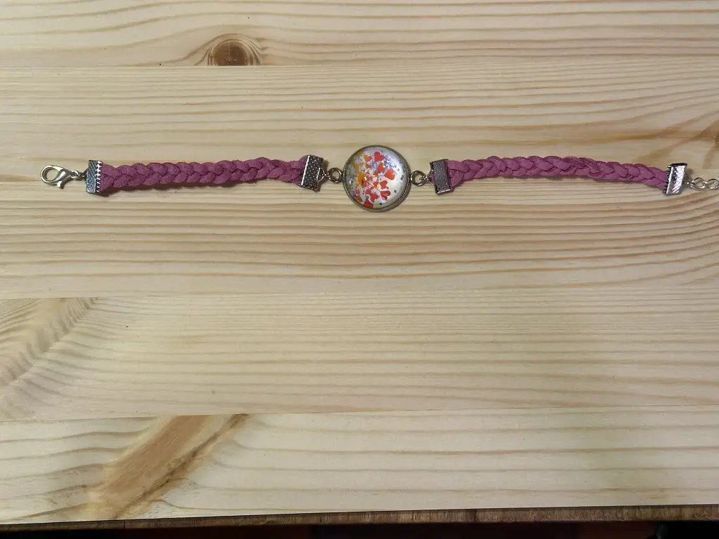 Bracelet en suédine rose avec cabochon en verre cœur taille 18 à 23cm