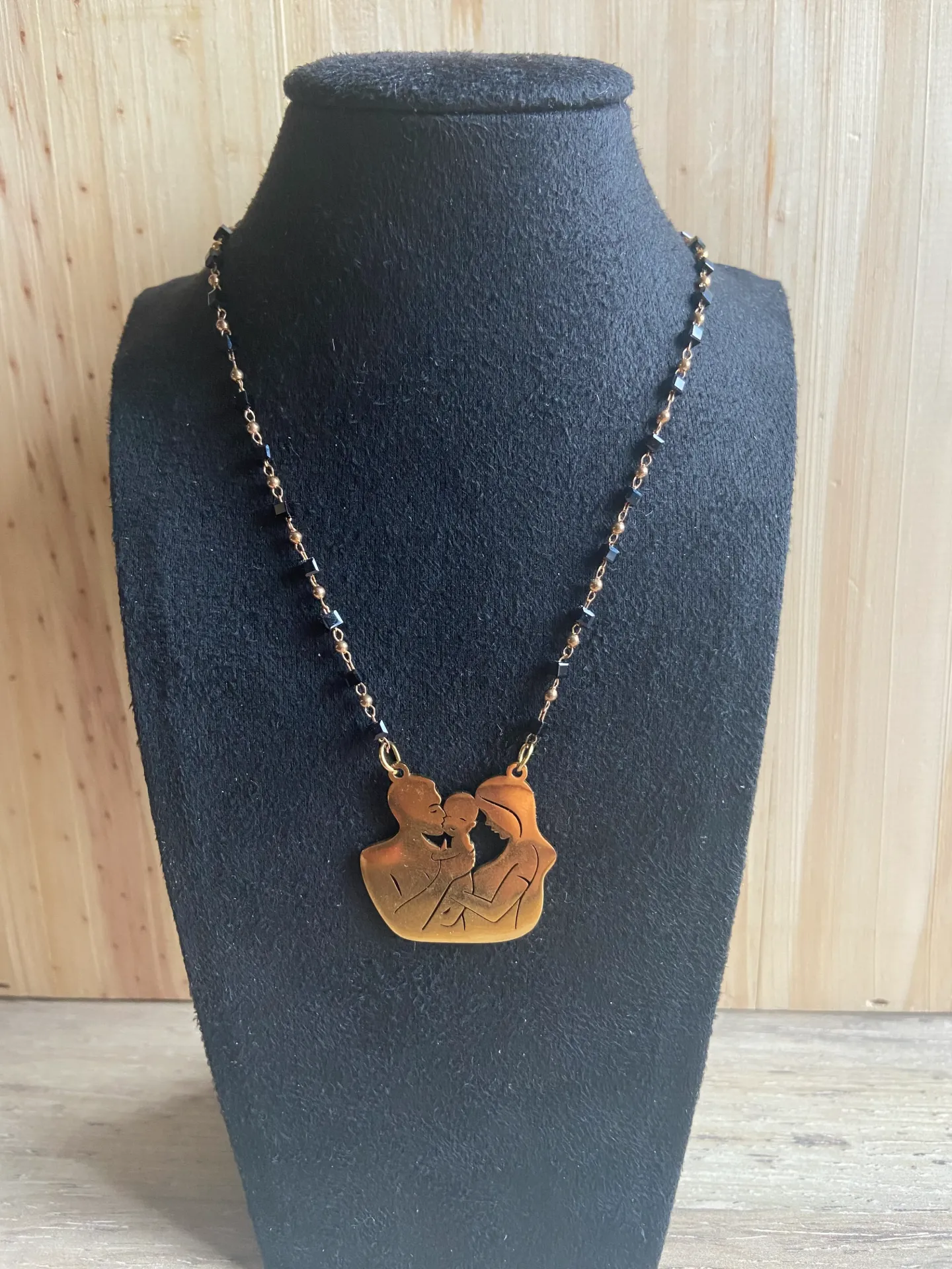 Collier doré famille en acier inoxydable
