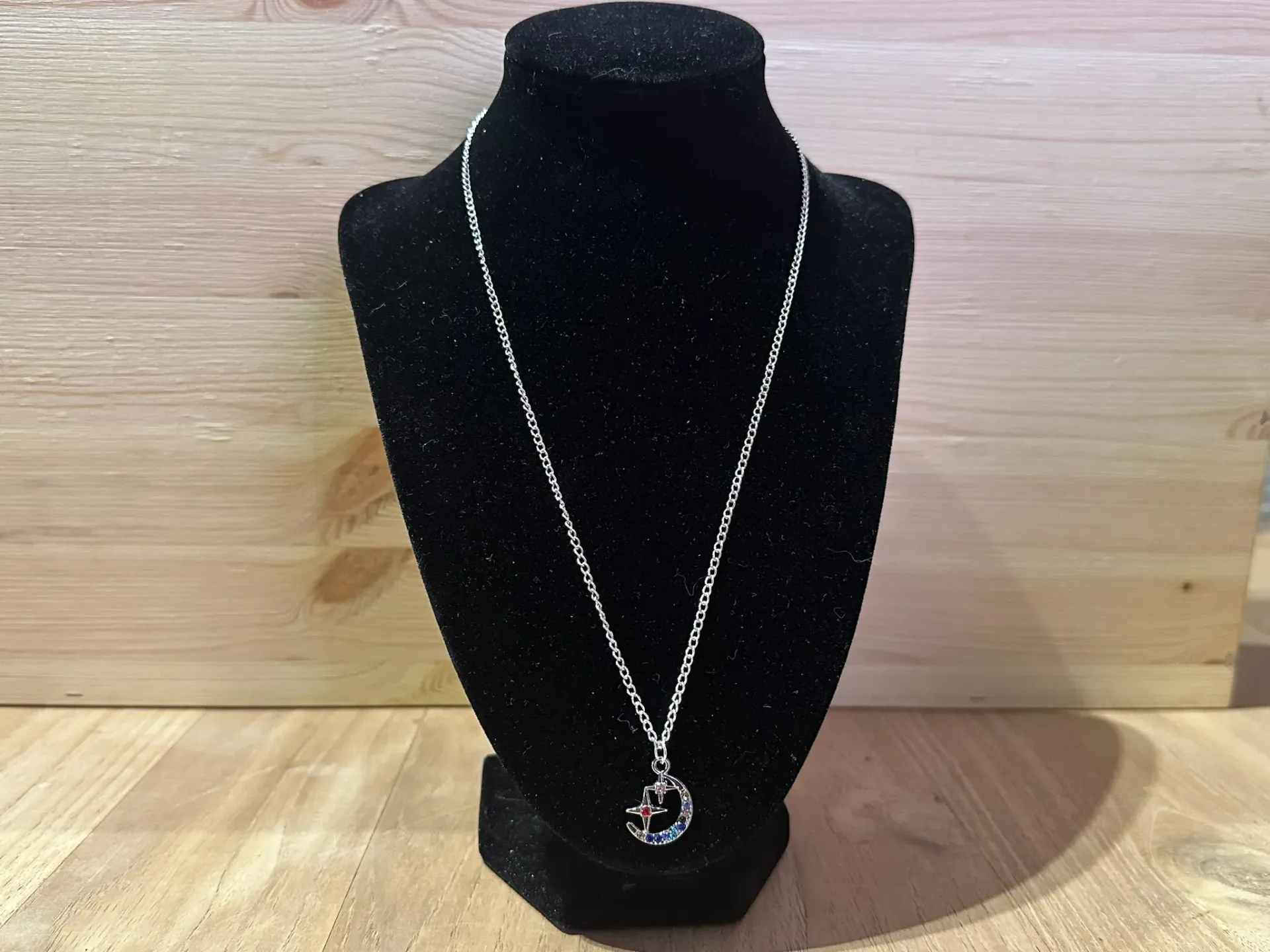 Collier argenté avec pendentif lune et étoile en acier inoxydable 45cm