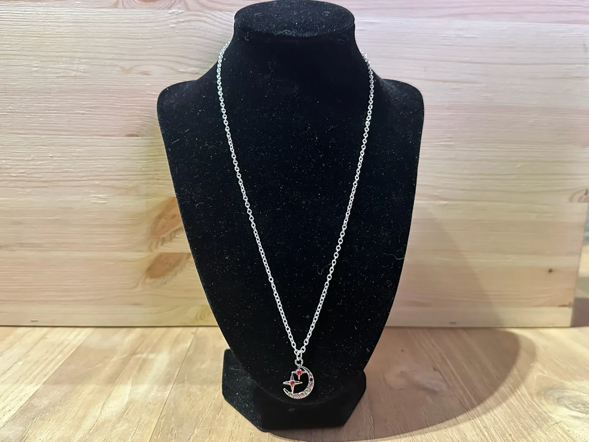 Collier argenté avec pendentif lune et étoile en acier inoxydable 45cm