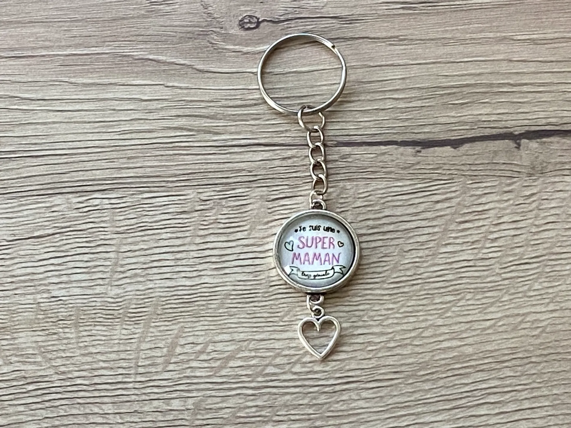 Porte-clé "je suis une super maman trop géniale"