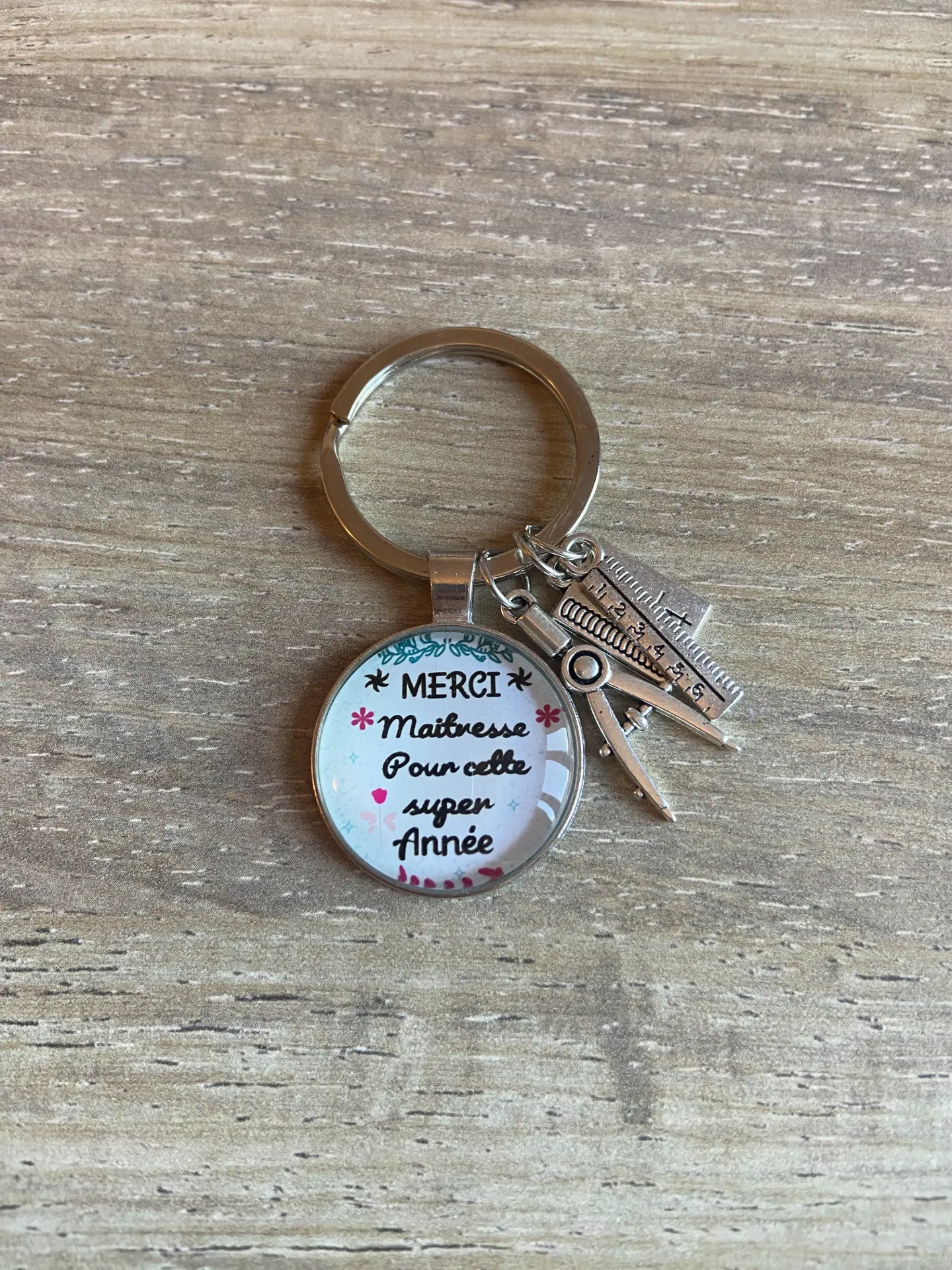 Porte-clé "merci maitresse pour cette super année"