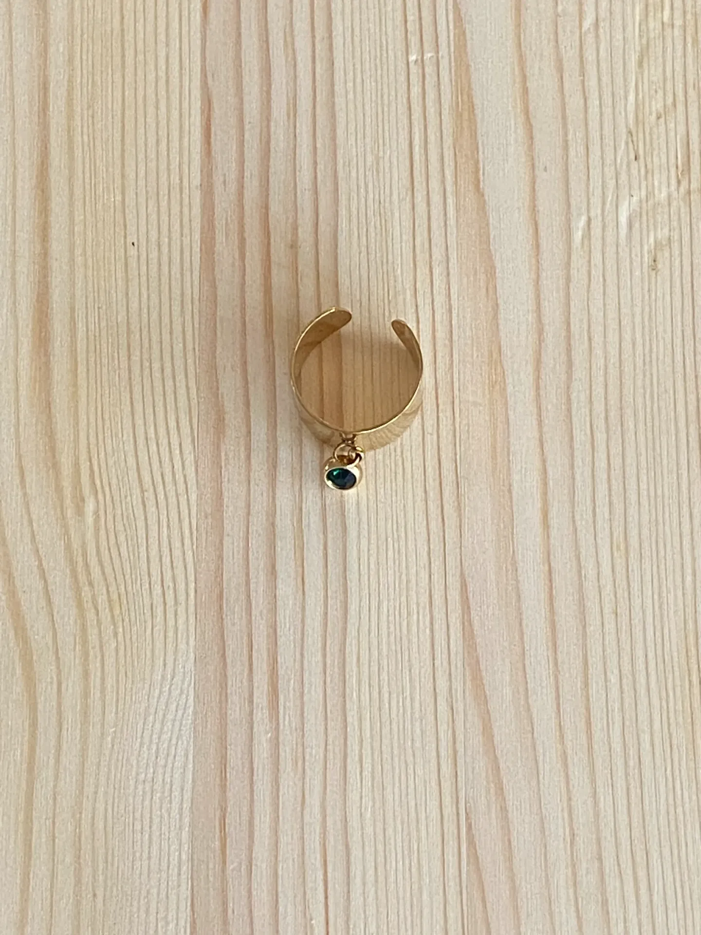 Bague dorée réglable avec strass vert en acier inoxydable