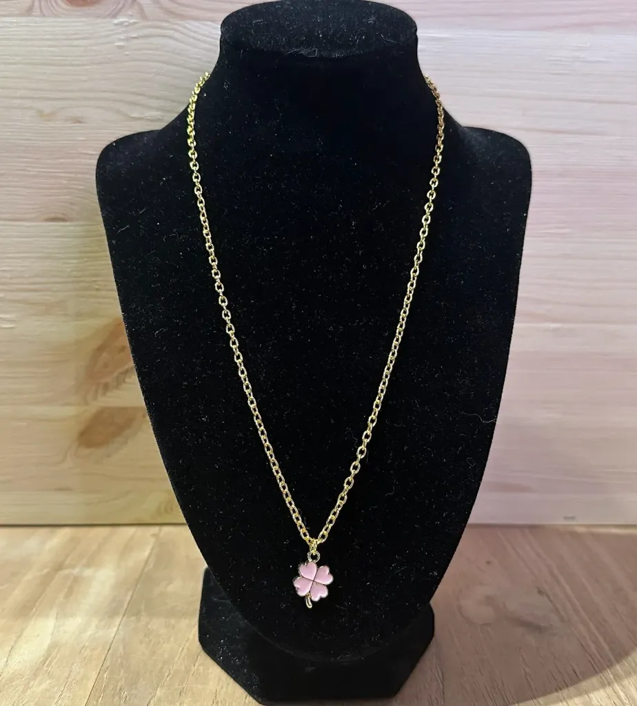 Collier doré avec trèfle rose en acier inoxydable taille 45cm