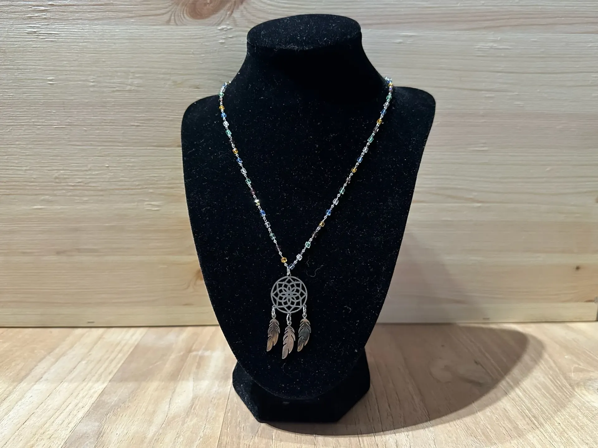 Collier argenté avec un attrape-rêve en acier inoxydable taille 50cm